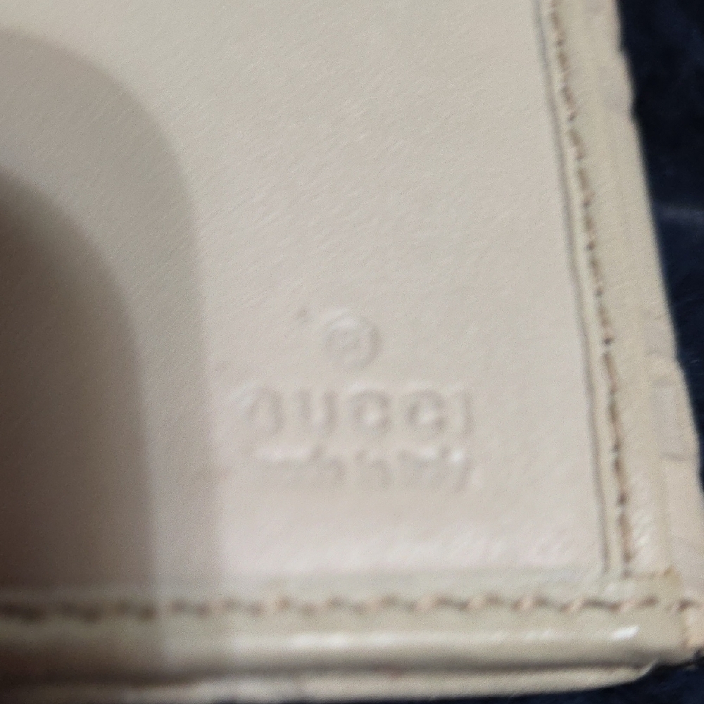Gucci Beige Wallet with Gold Accent - Picture 4 of 12